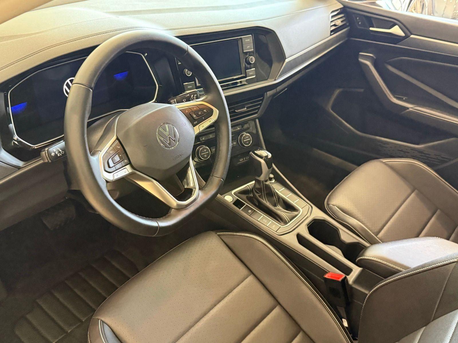 Used 2024 Pyrite Silver Metallic Volkswagen SE image 37