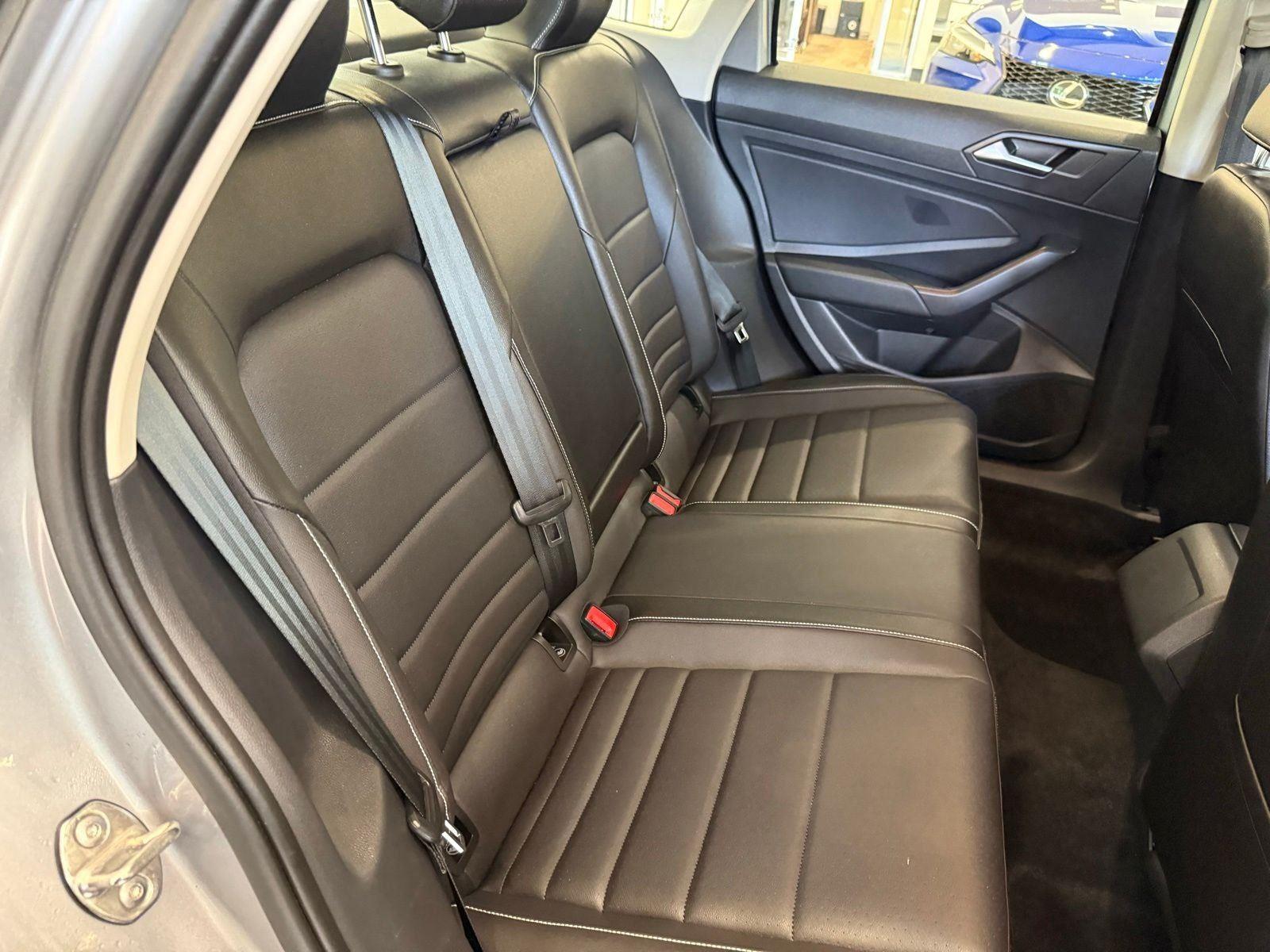 Used 2024 Pyrite Silver Metallic Volkswagen SE image 44