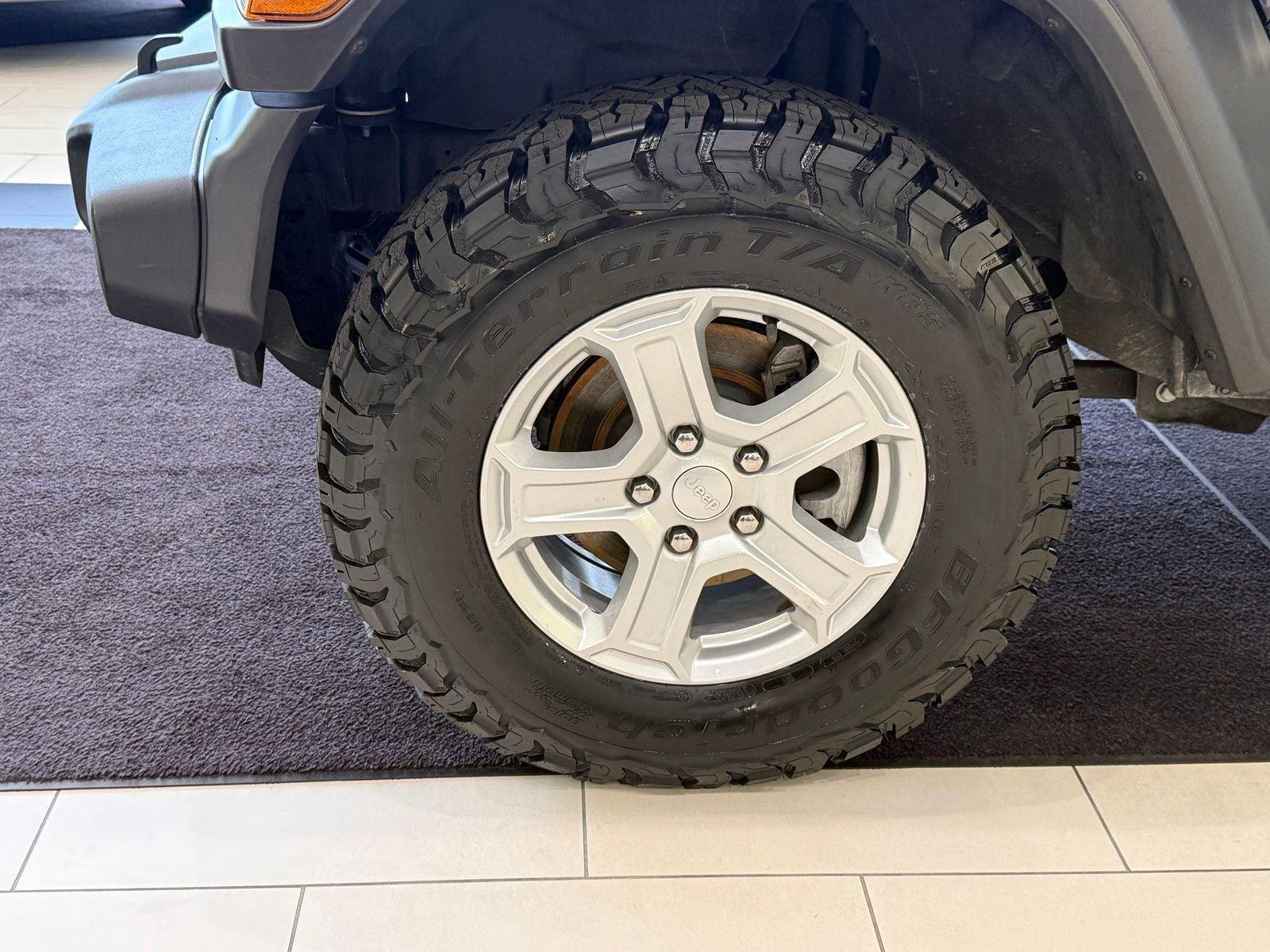 Used 2021 Black Clearcoat Jeep Unlimited Sport S image 27