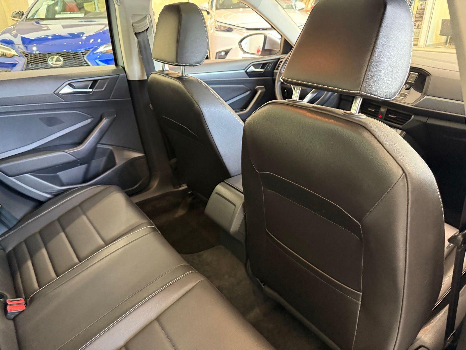 Used 2024 Pyrite Silver Metallic Volkswagen SE image 46
