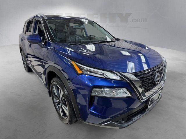 Used 2023 Caspian Blue Metallic Nissan SL image 2
