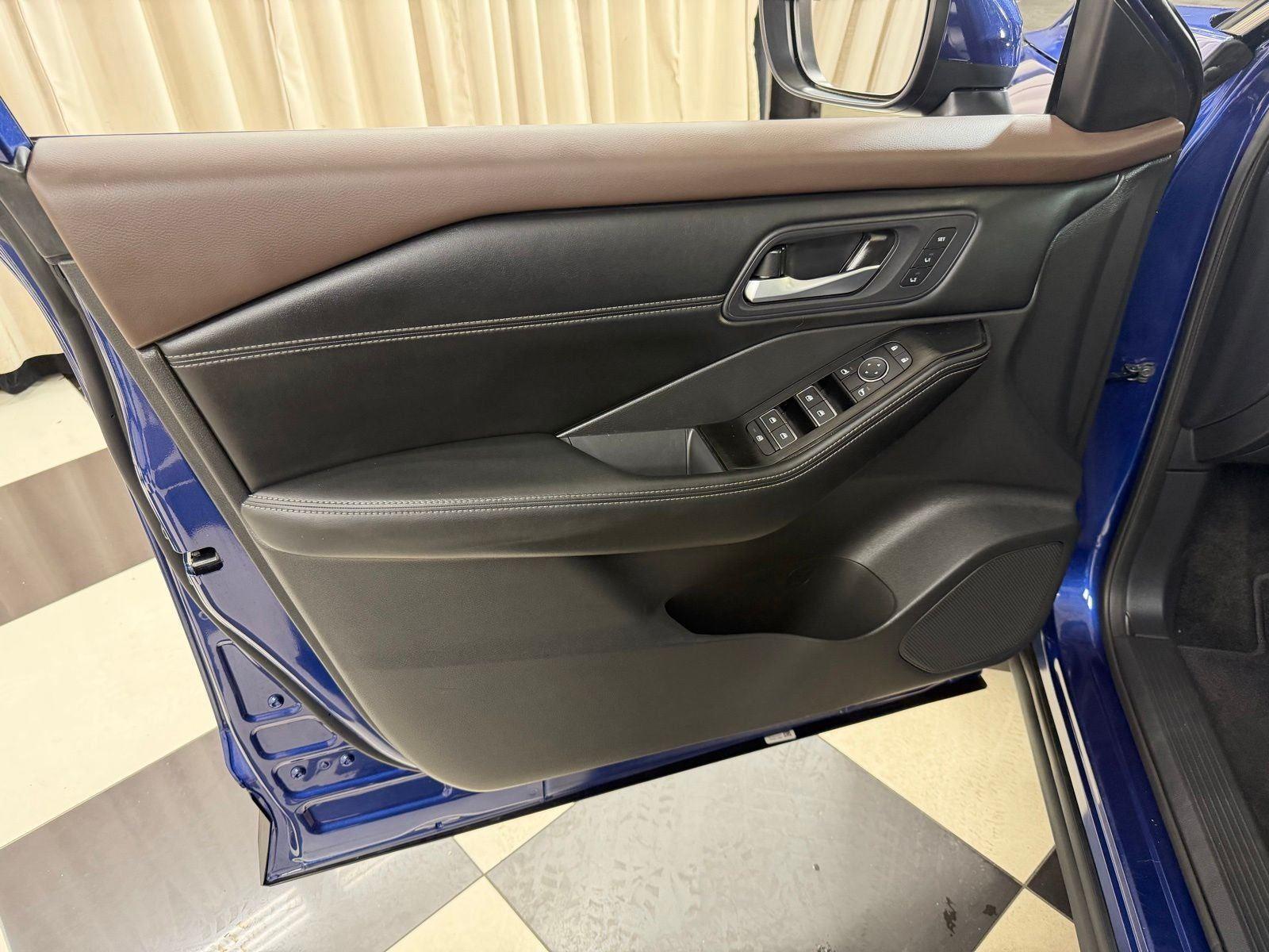 Used 2023 Caspian Blue Metallic Nissan SL image 24