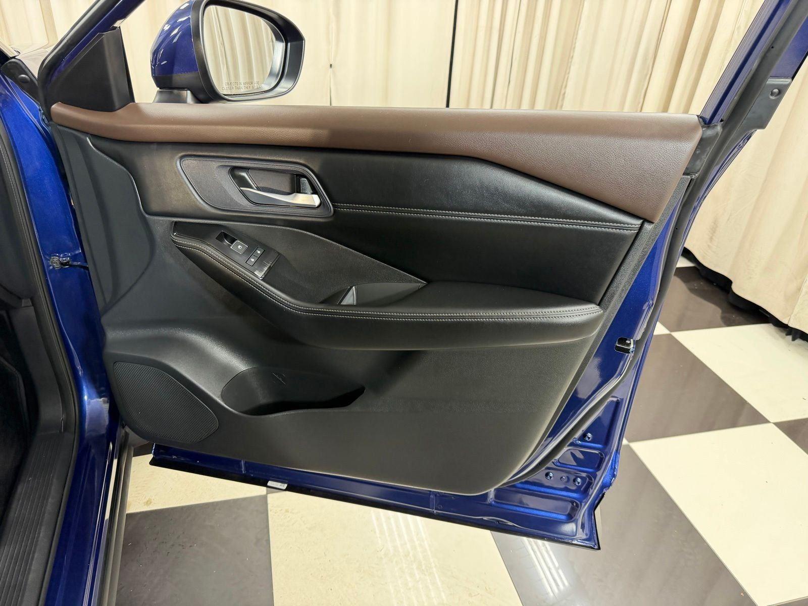 Used 2023 Caspian Blue Metallic Nissan SL image 26