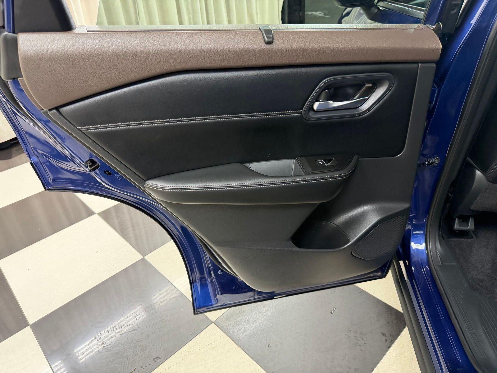 Used 2023 Caspian Blue Metallic Nissan SL image 29