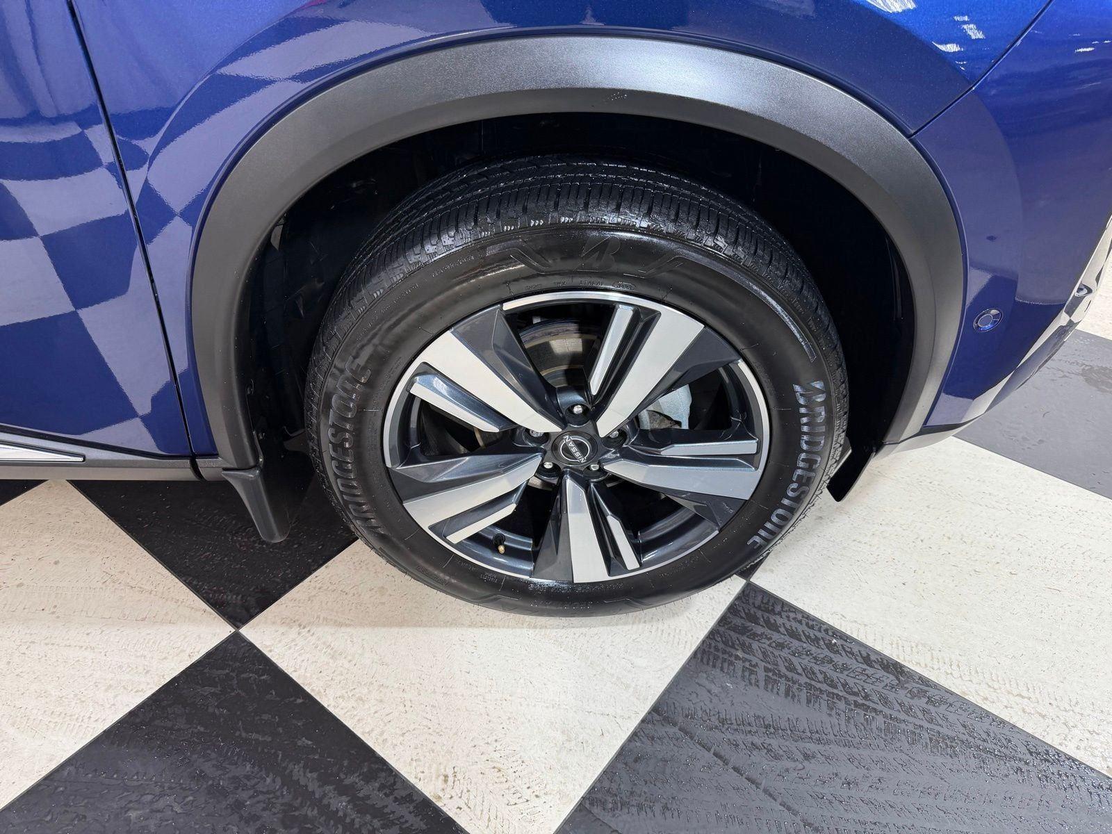 Used 2023 Caspian Blue Metallic Nissan SL image 32
