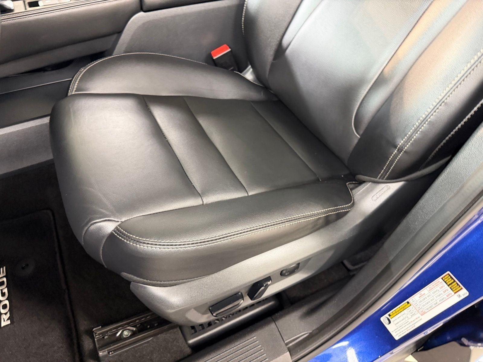 Used 2023 Caspian Blue Metallic Nissan SL image 33