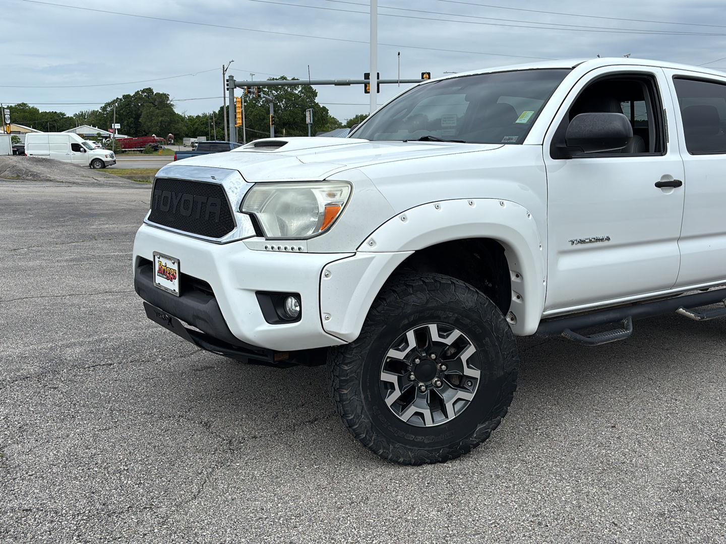 View vehicle photo 5