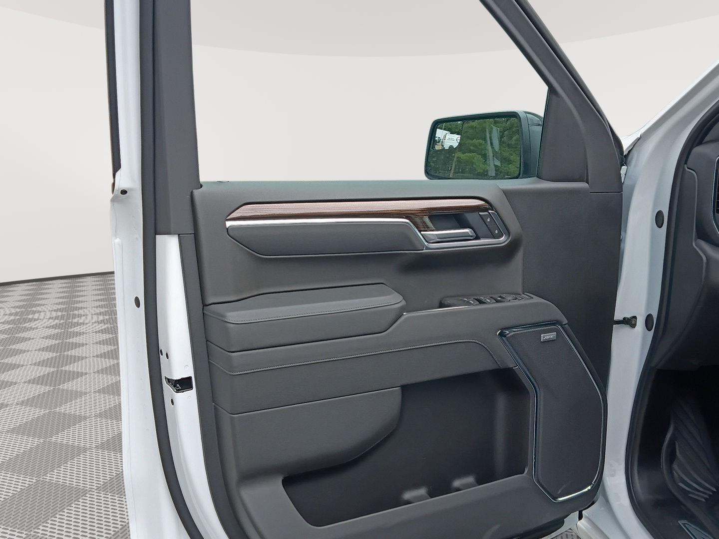 2026 Chevrolet Silverado 1500 LT Trail Boss - Summit White exterior view 12