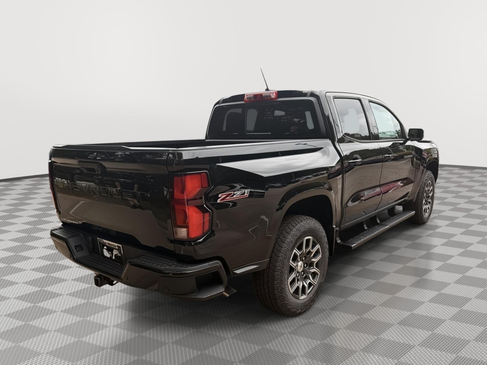 2026 Chevrolet Colorado 4WD Z71 - Black exterior view 5