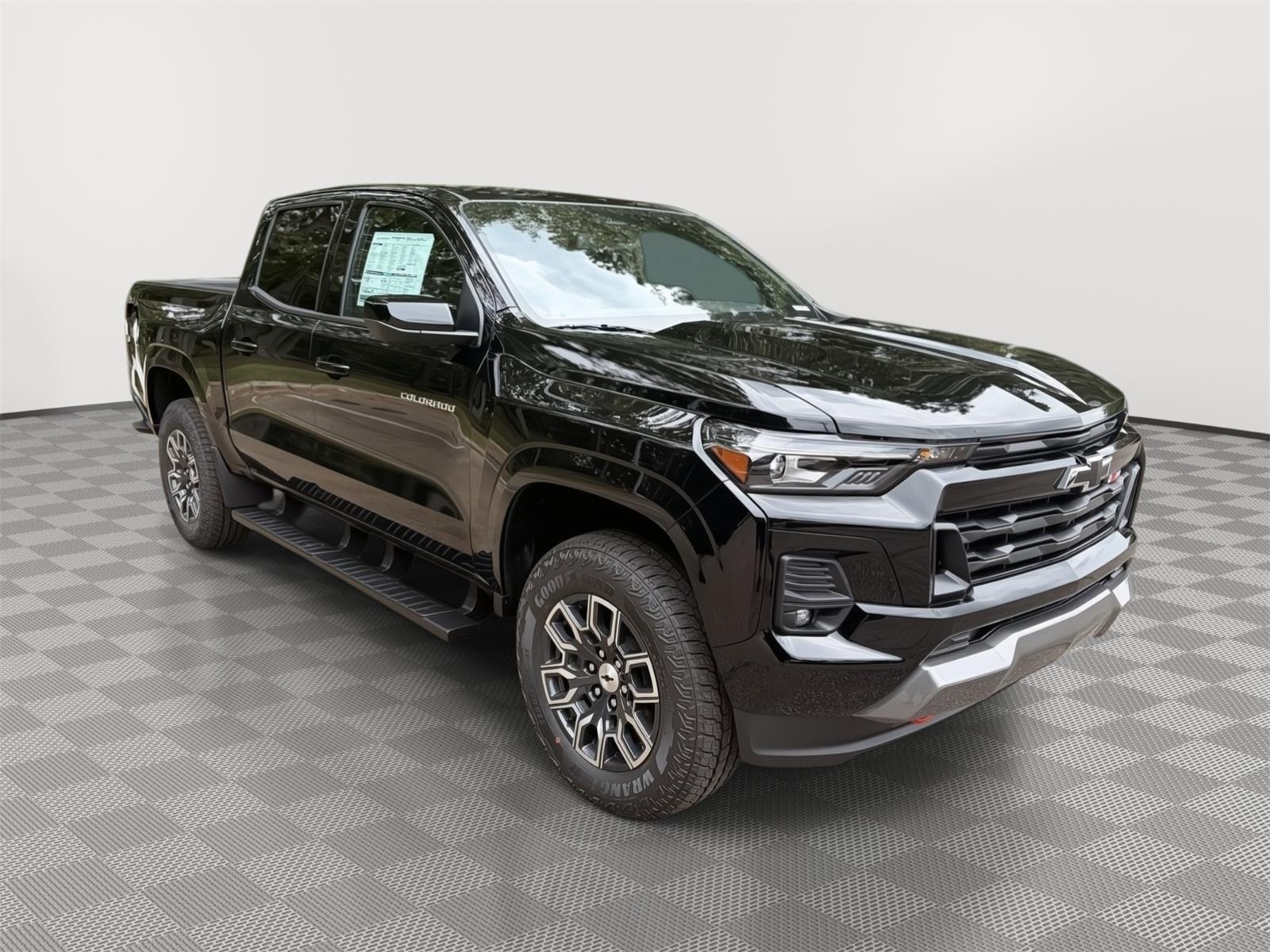 2026 Chevrolet Colorado 4WD Z71 - Black exterior view 7