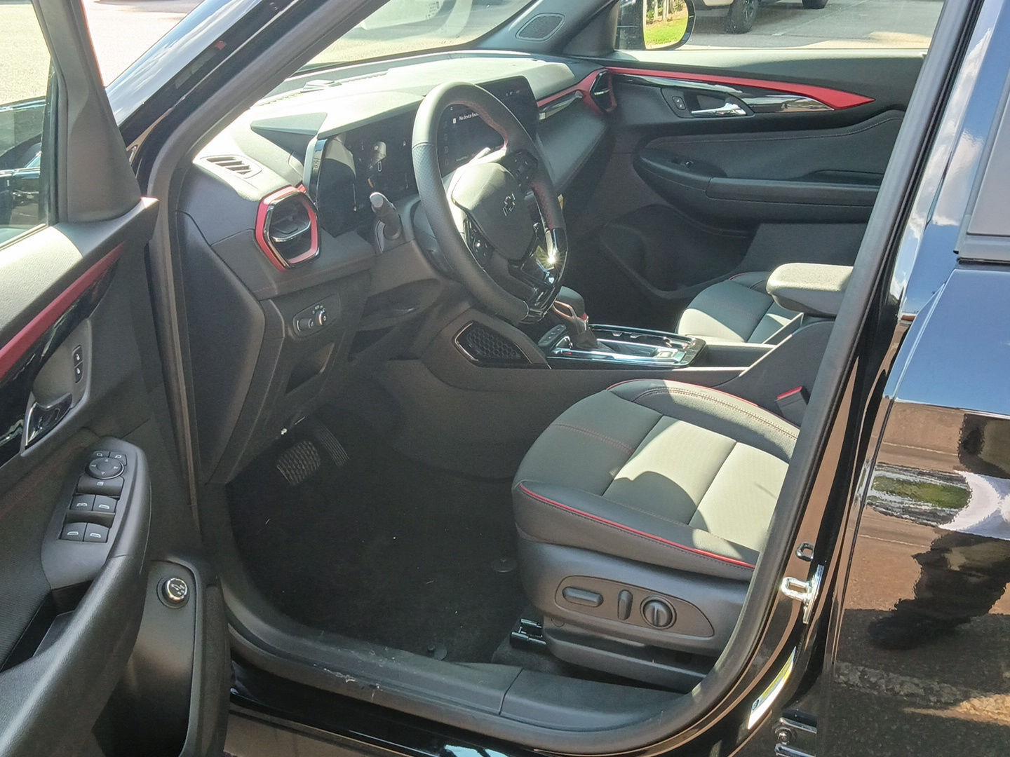 2026 Chevrolet Trailblazer RS - Mosaic Black Metallic exterior view 10
