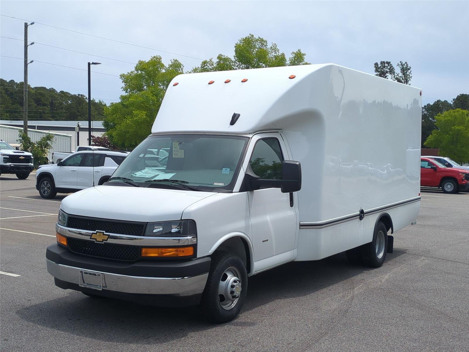 2025 Chevrolet Express Cutaway Work Van - Summit White exterior view 1
