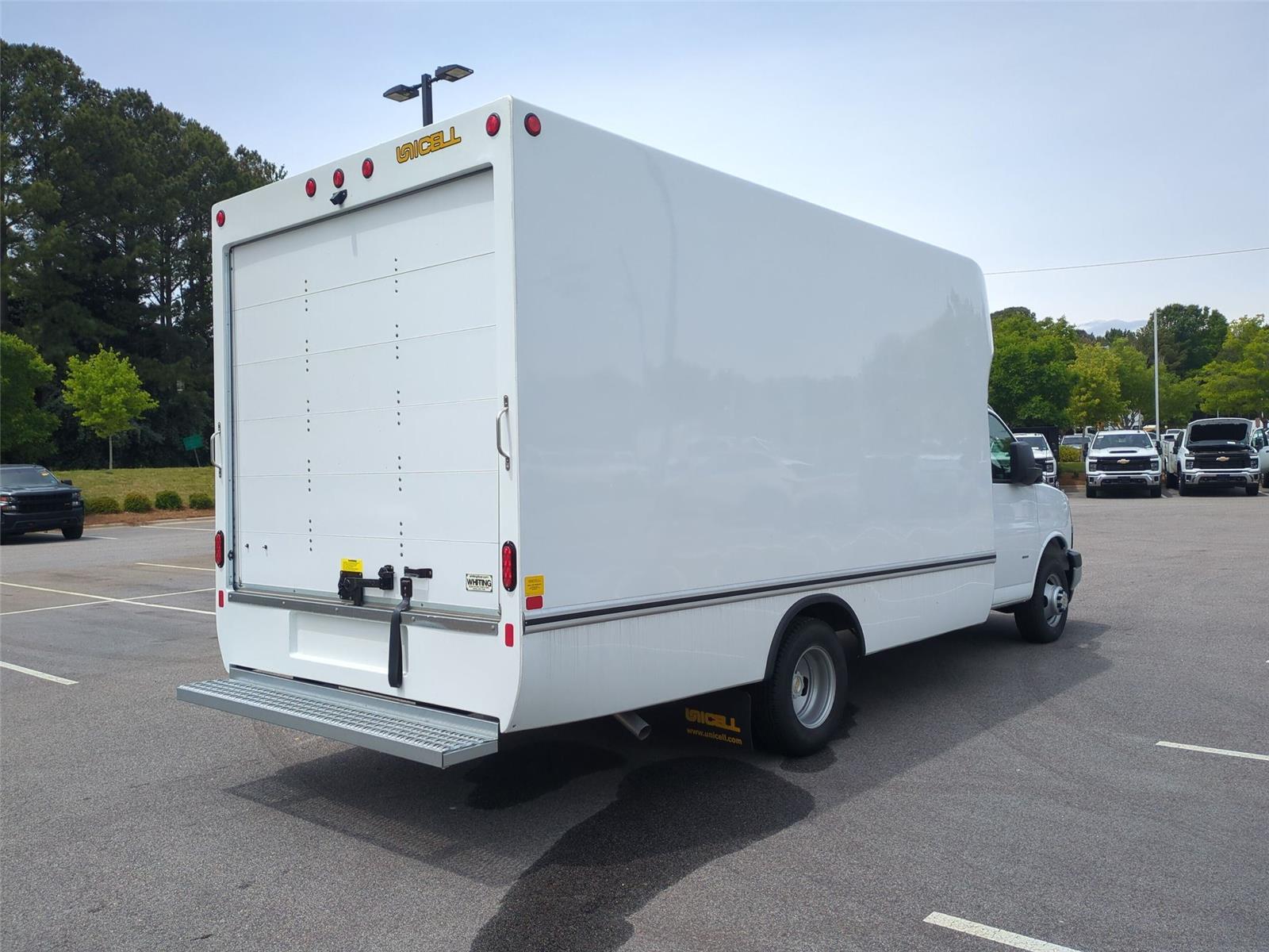 2025 Chevrolet Express Cutaway Work Van - Summit White exterior view 5