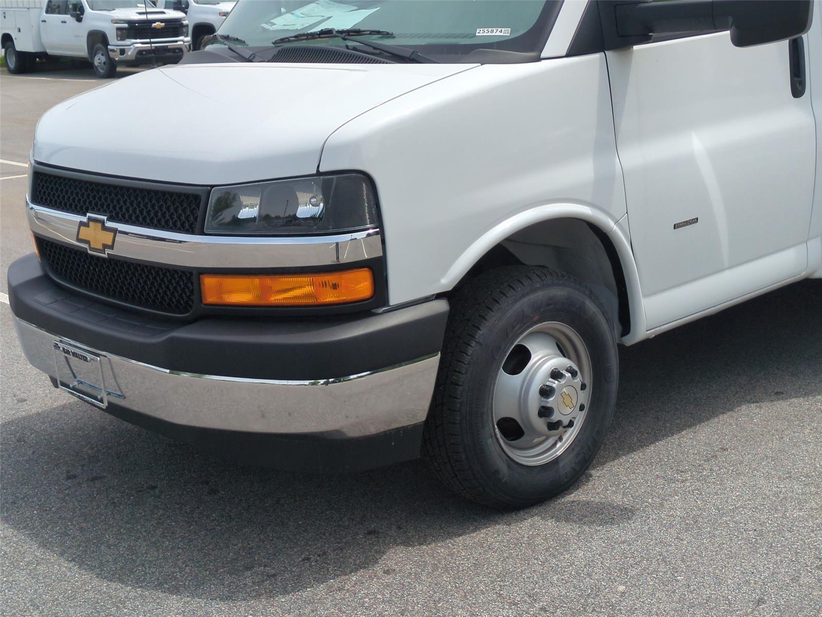 2025 Chevrolet Express Cutaway Work Van - Summit White exterior view 9