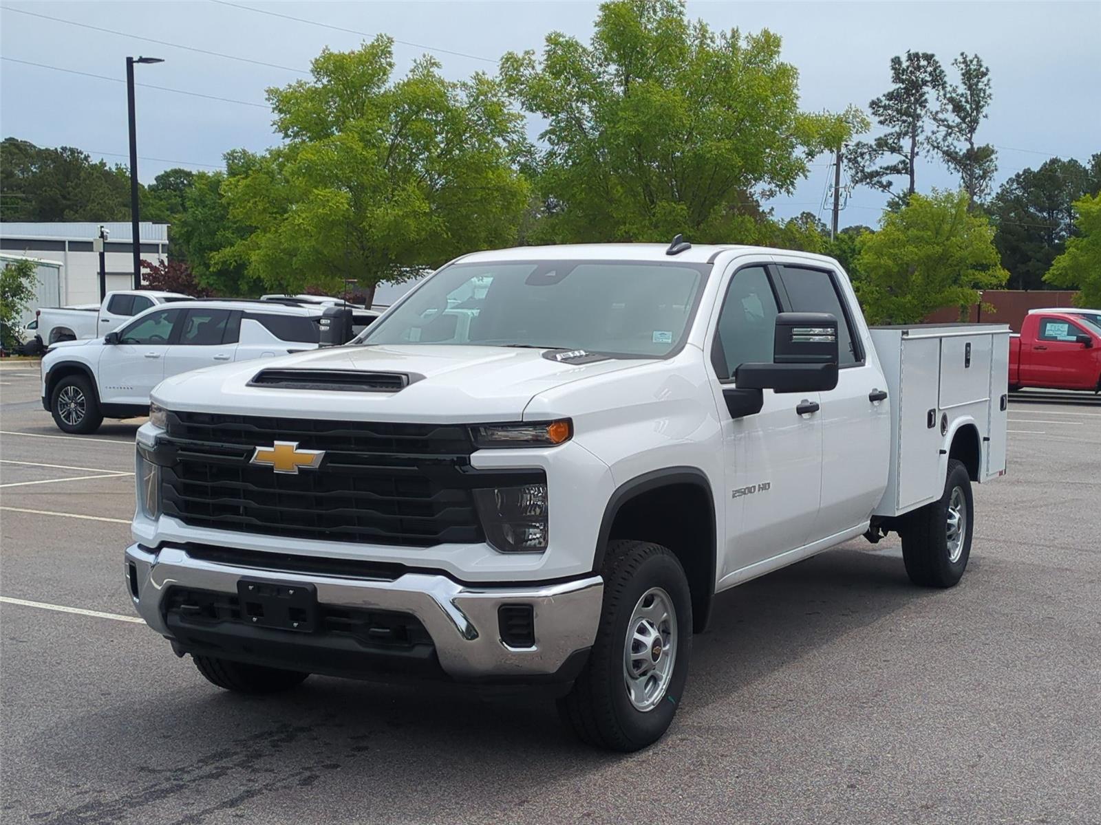 Summit White 2025 Chevrolet Silverado 2500HD Pickup Truck 4X2 Automatic
