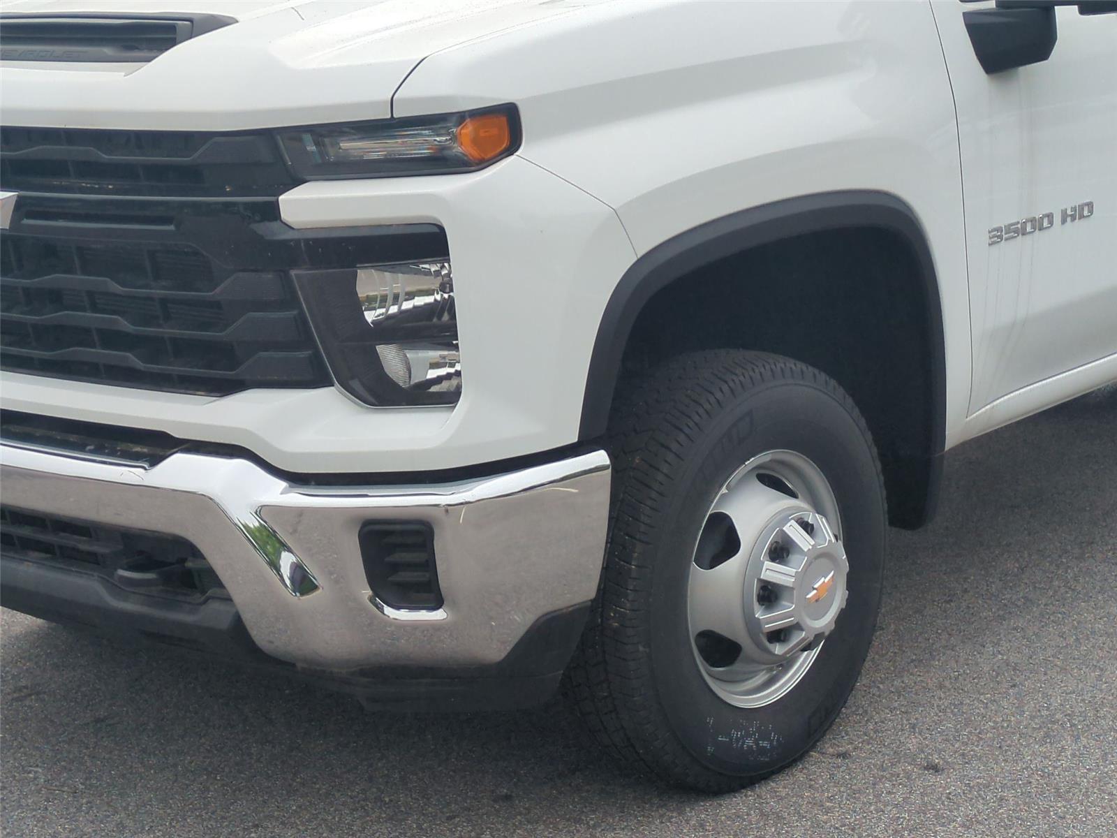 2025 Chevrolet Silverado 3500HD CC Work Truck - Summit White exterior view 9