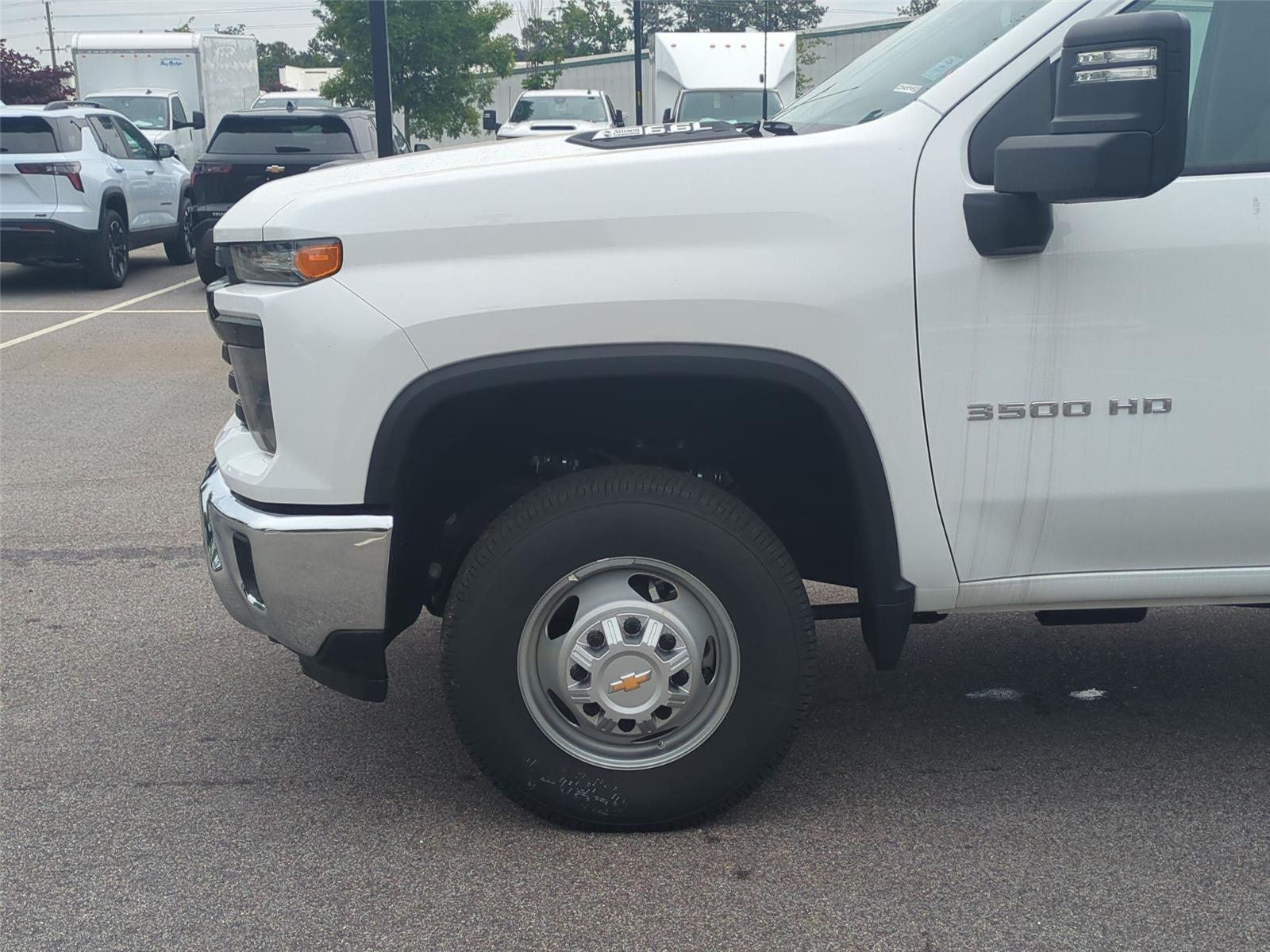 2025 Chevrolet Silverado 3500HD CC Work Truck - Summit White exterior view 10