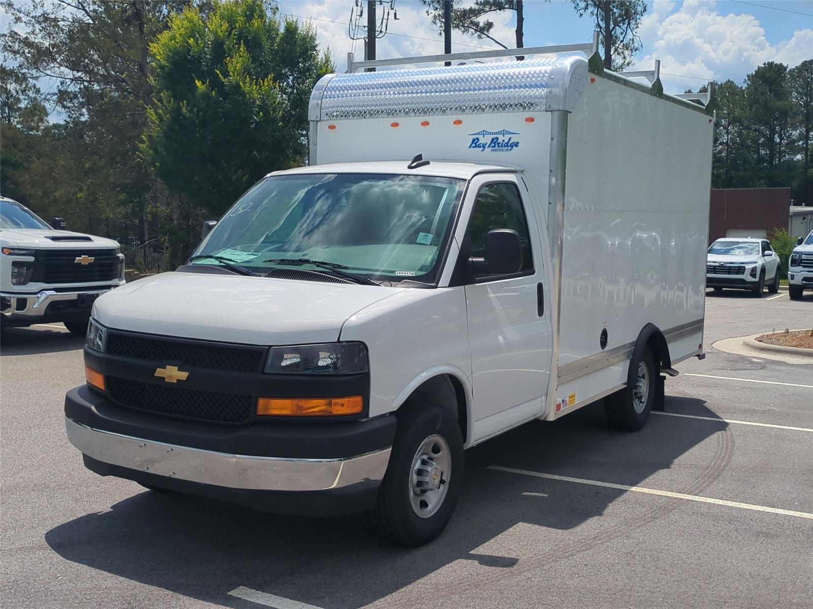 2026 Chevrolet Express Cutaway 3500 Van 139