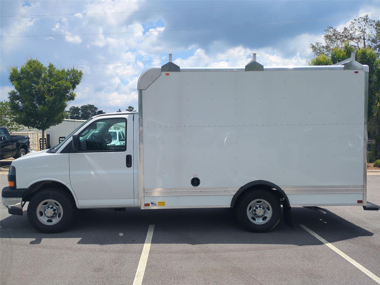 2026 Chevrolet Express Cutaway 3500 Van 139