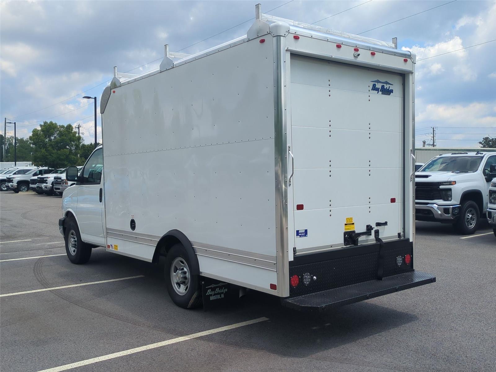 2026 Chevrolet Express Cutaway 3500 Van 139
