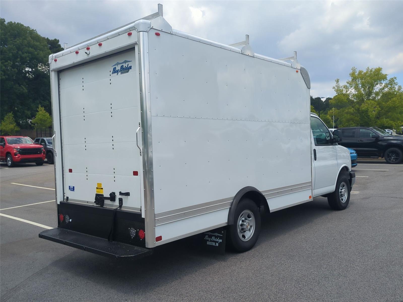 2026 Chevrolet Express Cutaway 3500 Van 139