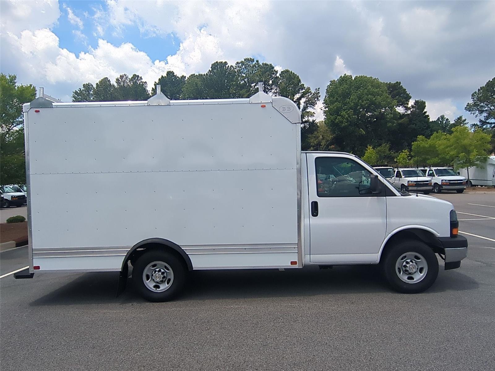 2026 Chevrolet Express Cutaway 3500 Van 139