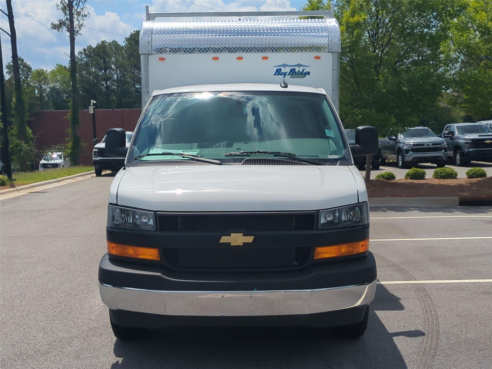 2026 Chevrolet Express Cutaway 3500 Van 139