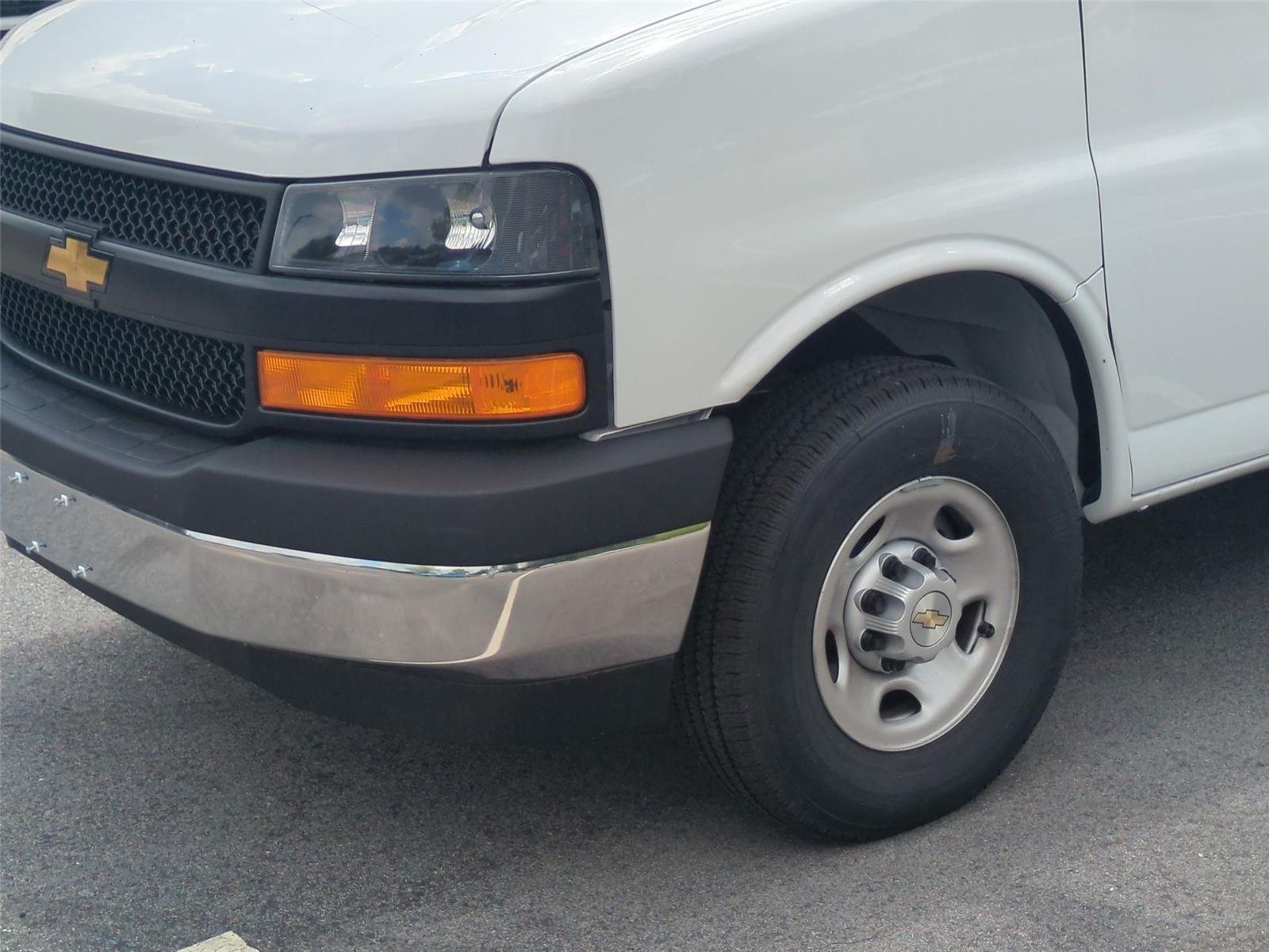 2026 Chevrolet Express Cutaway 3500 Van 139