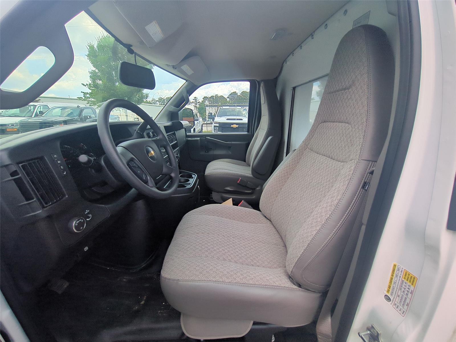 2026 Chevrolet Express Cutaway 3500 Van 139