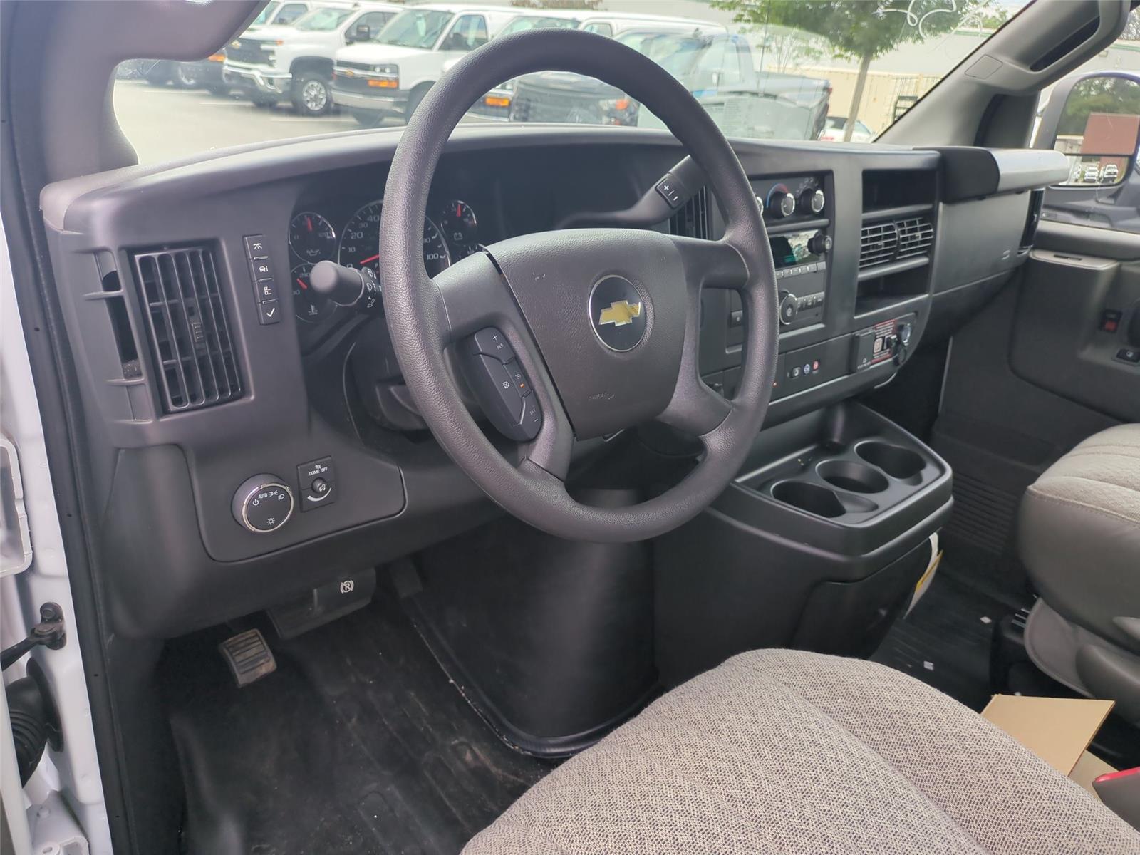 2026 Chevrolet Express Cutaway 3500 Van 139