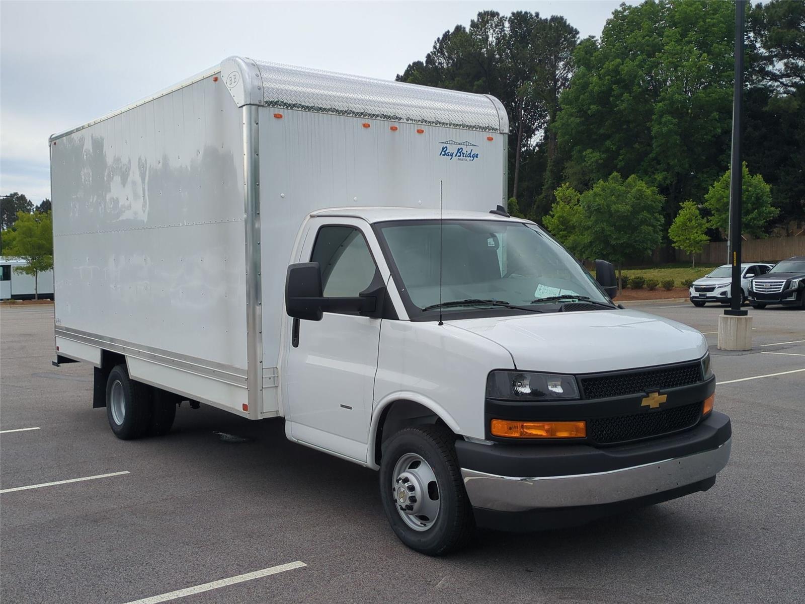 2025 Chevrolet Express Cutaway Work Van - Summit White exterior view 7