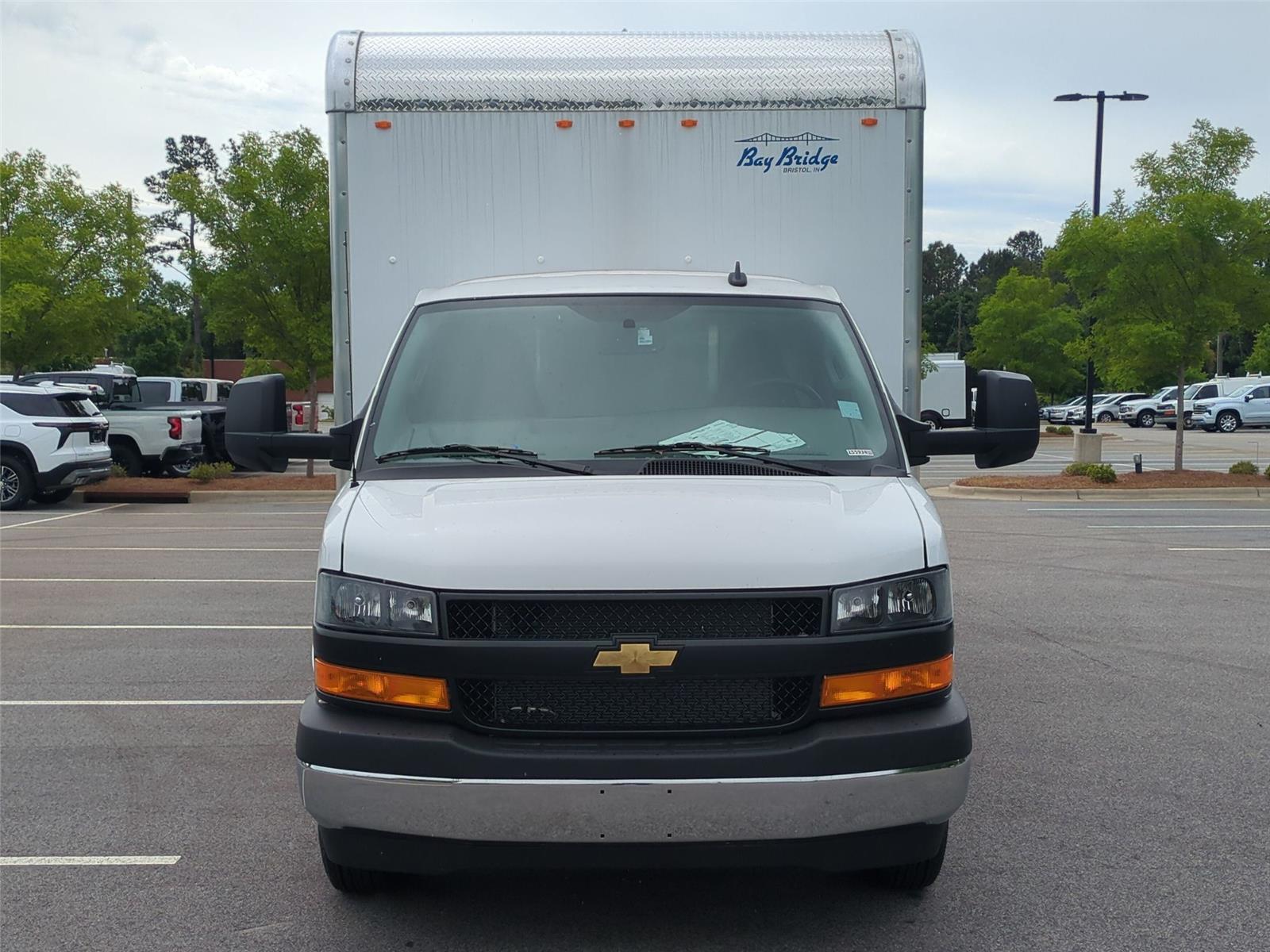 2025 Chevrolet Express Cutaway Work Van - Summit White exterior view 8