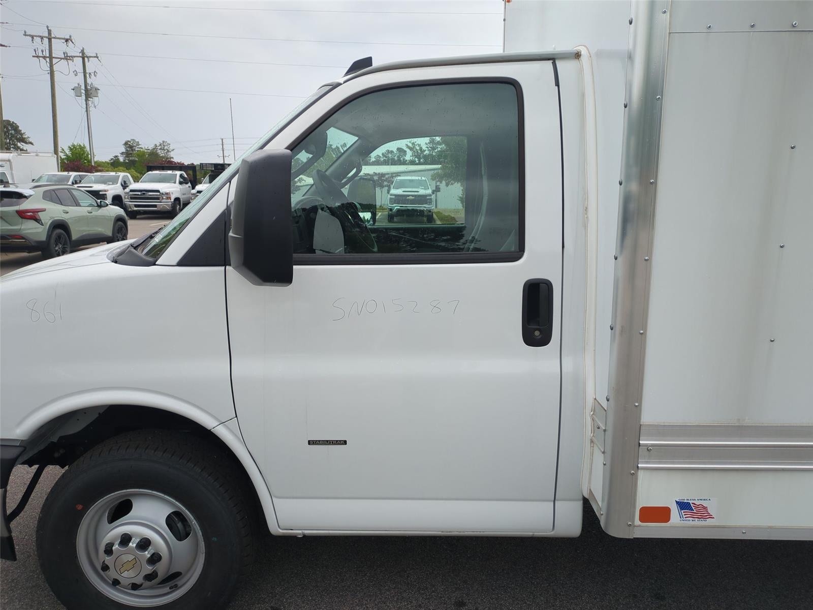 2025 Chevrolet Express Cutaway Work Van - Summit White exterior view 12