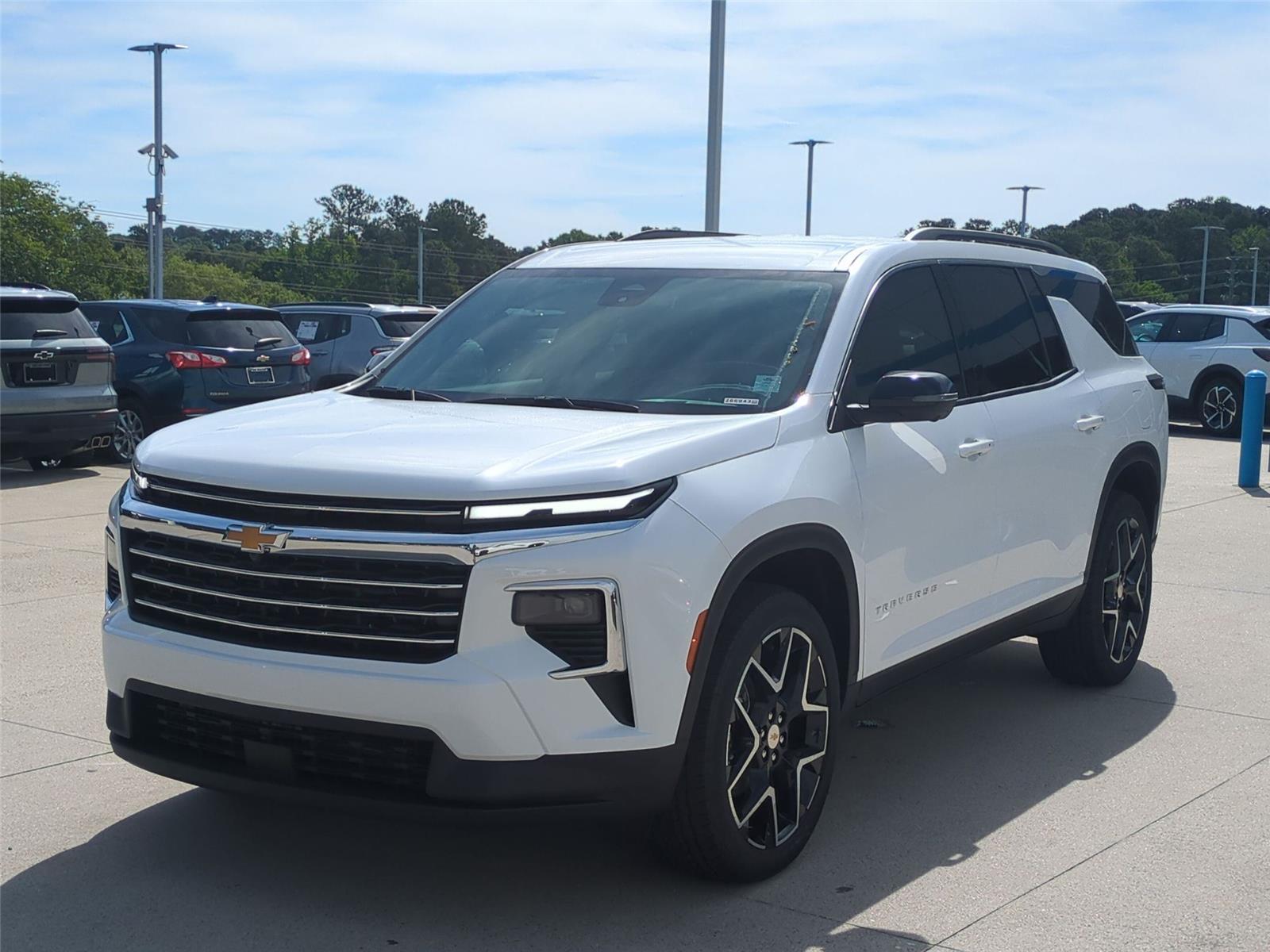 2026 Chevrolet Traverse FWD LT - Summit White exterior view 1