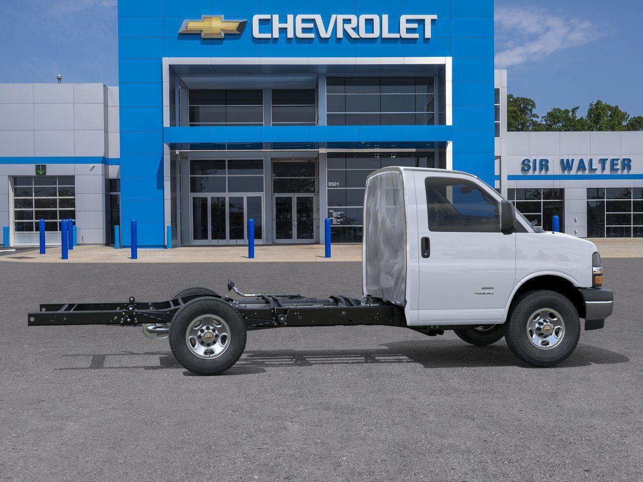 2026 Chevrolet Express Cutaway 3500 Van 139