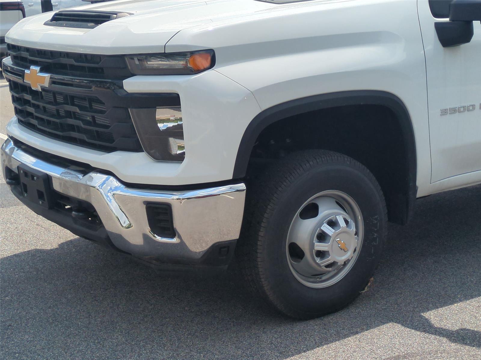 2025 Chevrolet Silverado 3500HD CC Work Truck - Summit White exterior view 9