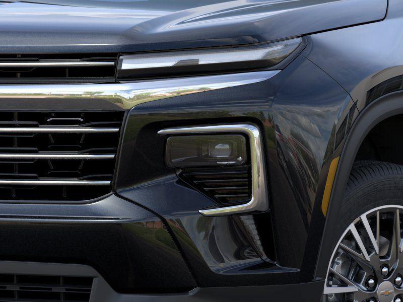2026 Chevrolet Traverse FWD LT - Mosaic Black Metallic exterior view 11