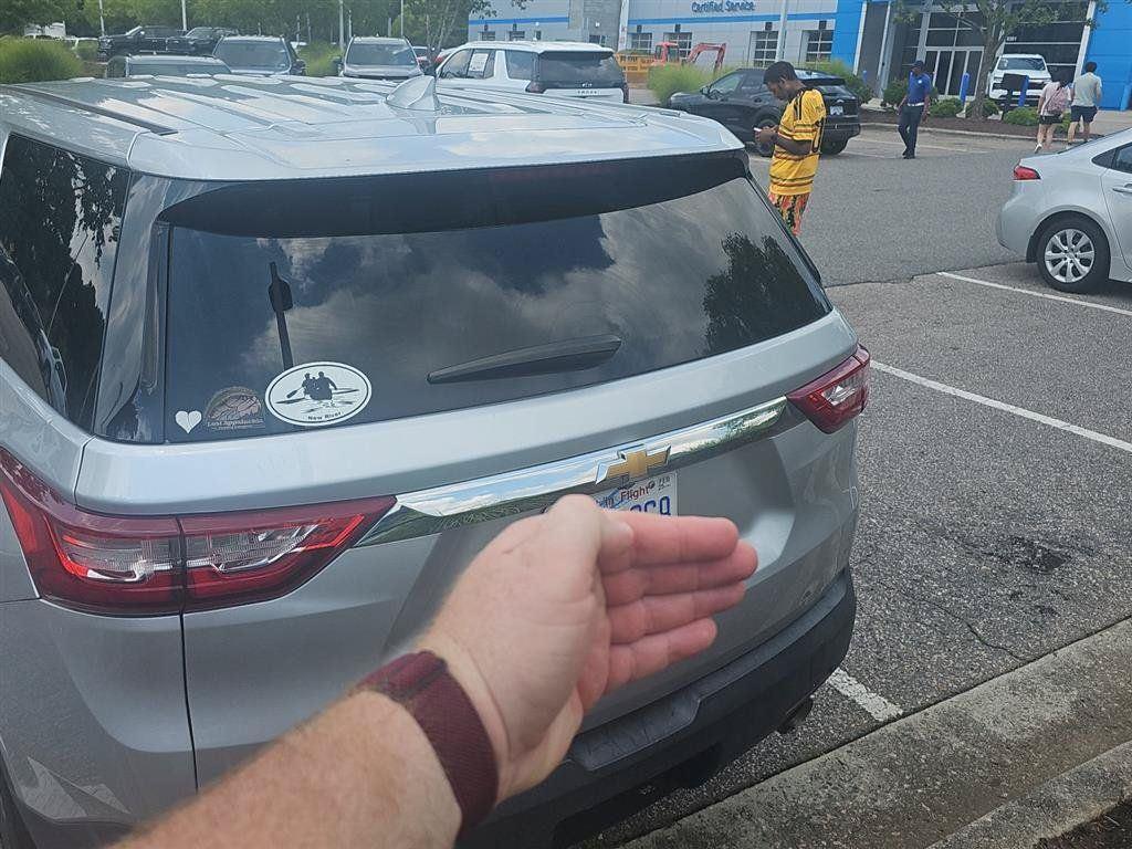 View vehicle photo 3