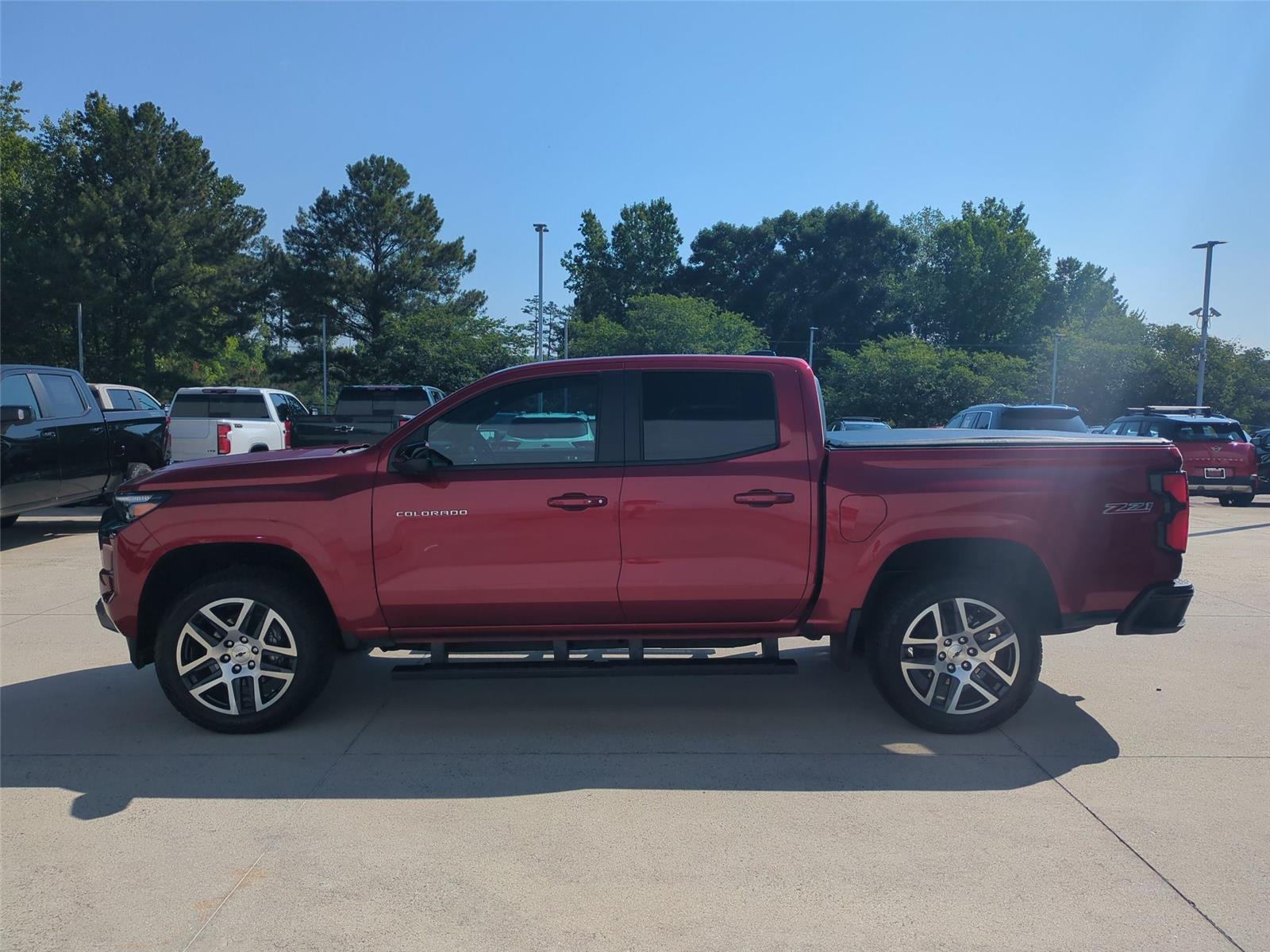 View vehicle photo 2