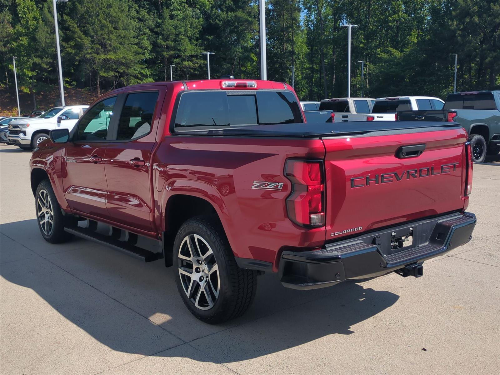 View vehicle photo 3