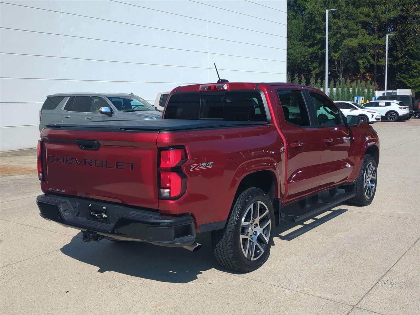 View vehicle photo 5