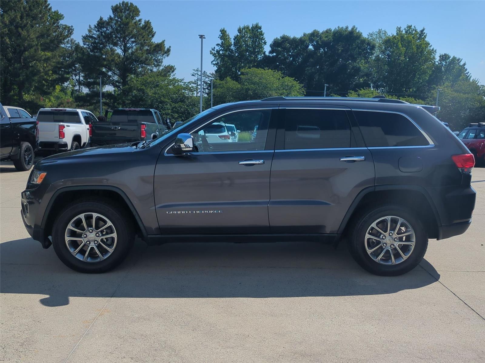 View vehicle photo 2