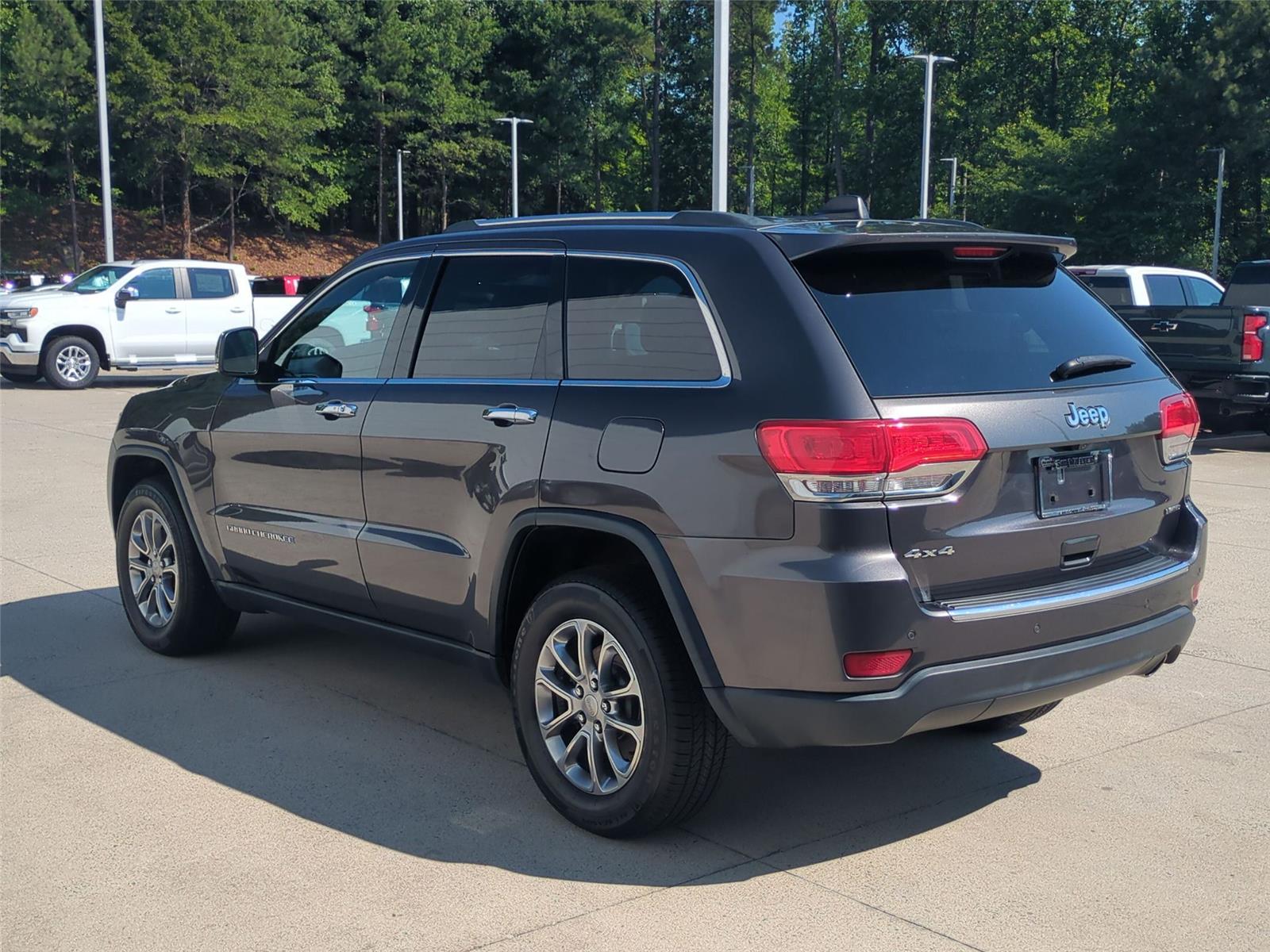 View vehicle photo 3