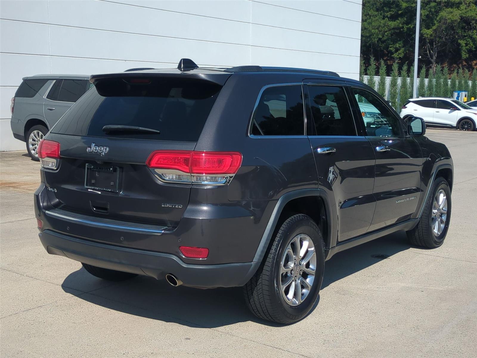 View vehicle photo 5