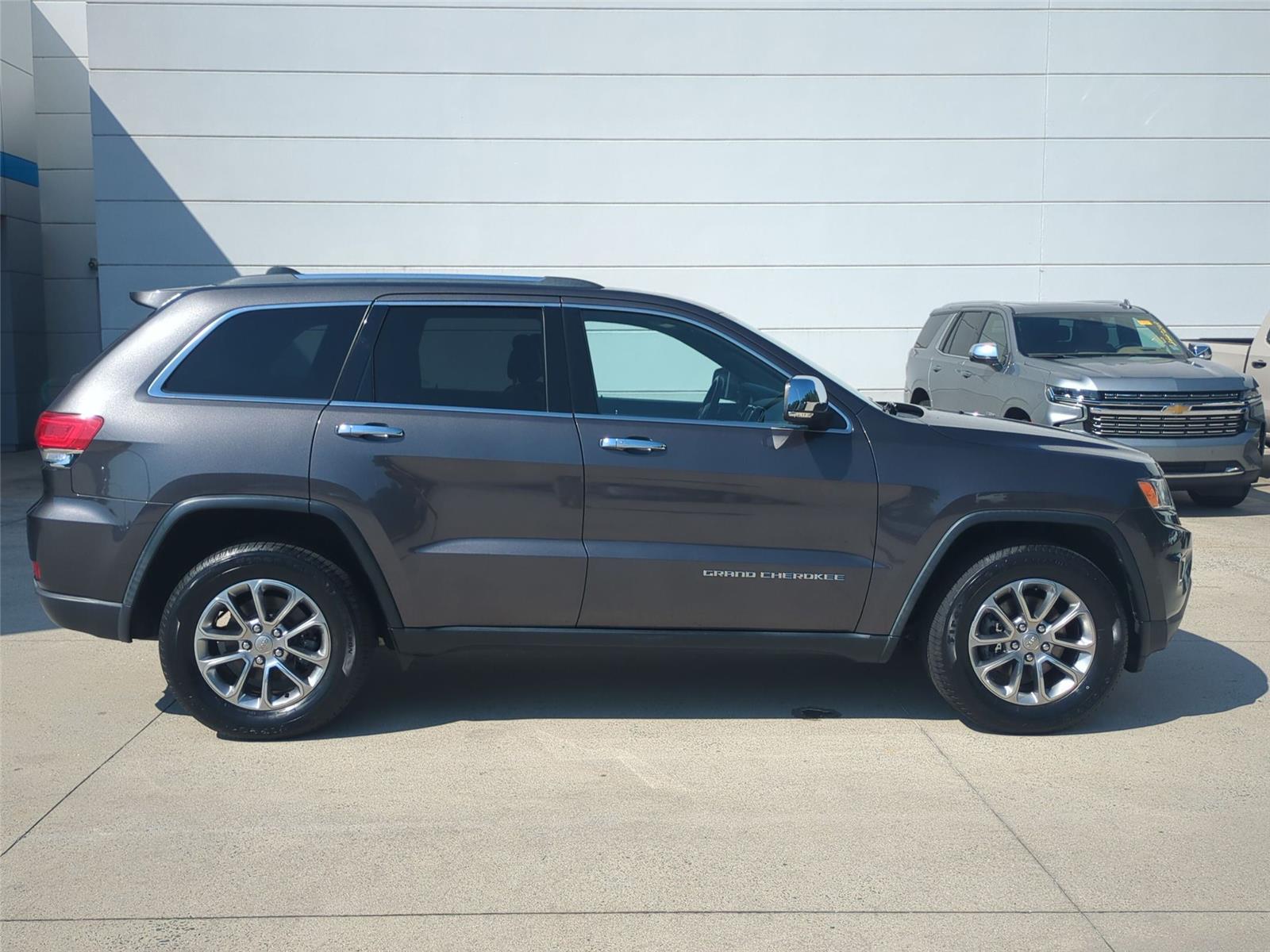 View vehicle photo 6