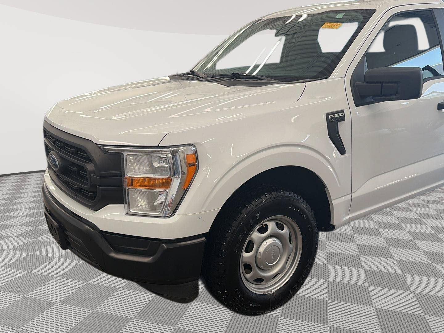 Oxford White 2022 Ford F-150 Pickup Truck 4X2 Automatic