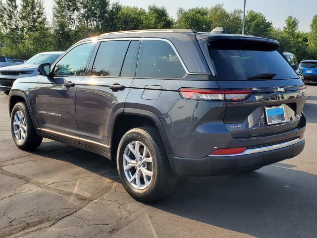 2022 Jeep Grand Cherokee Limited photo 2