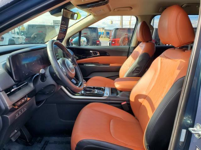 2023 Kia Carnival SX photo 2