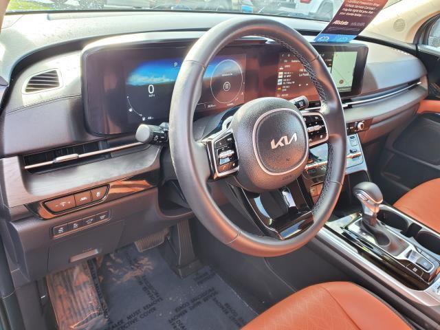 2023 Kia Carnival SX photo 3
