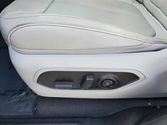 2022 Jeep Grand Cherokee Overland photo 4